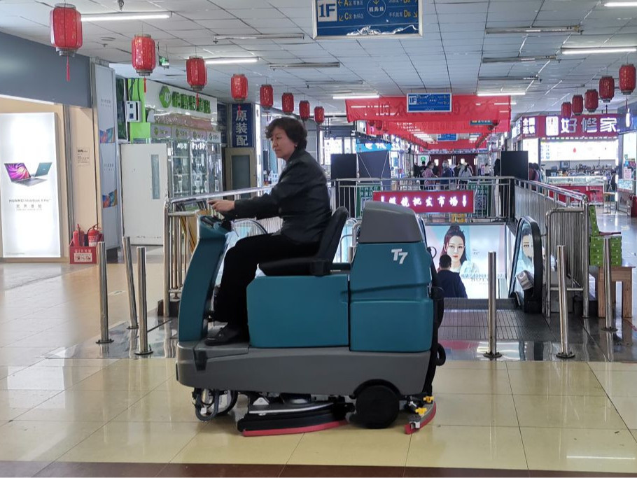 洗地機(jī)價(jià)格不一原因?yàn)楹?？?tīng)我詳細(xì)說(shuō)