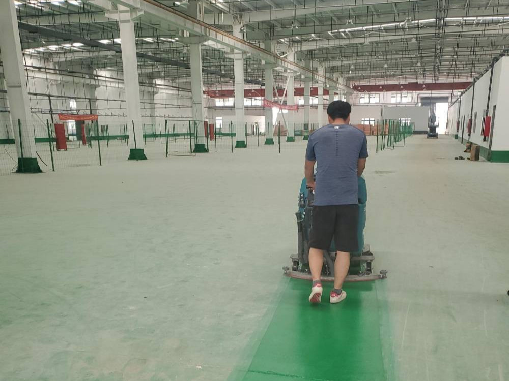 地下車庫使用洗地機時應注意什么？