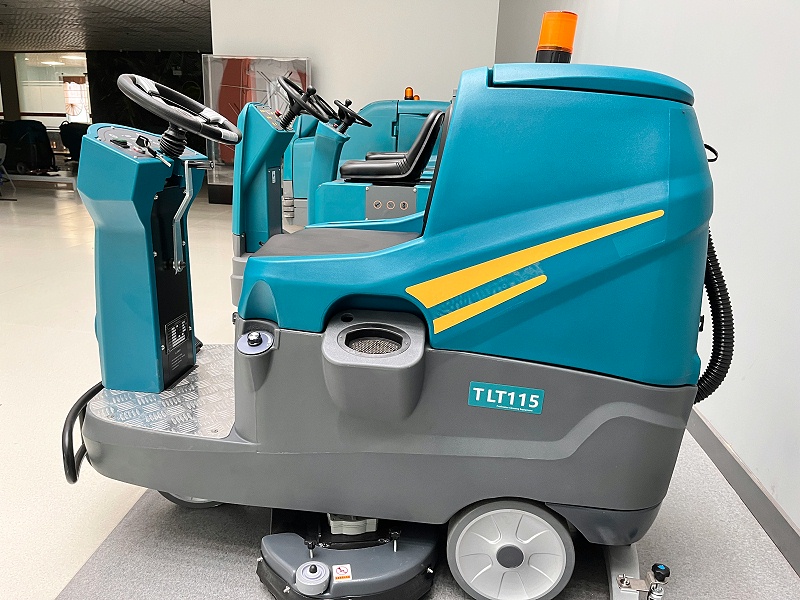 駕駛洗地機(jī) 駕駛洗地機(jī)