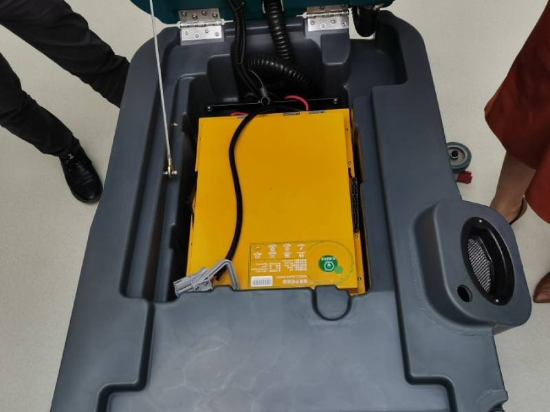 如何延長手推式洗地機(jī)的鋰電池使用壽命？