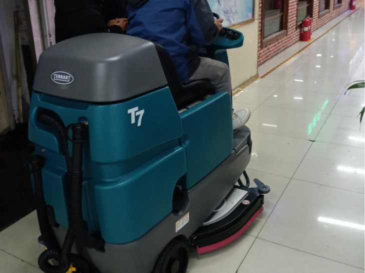 氣溫下降洗地機(jī)該如何保養(yǎng)？