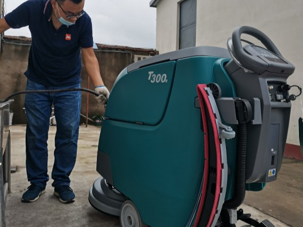 工業(yè)洗地機(jī)和商業(yè)洗地機(jī)有什么不同？