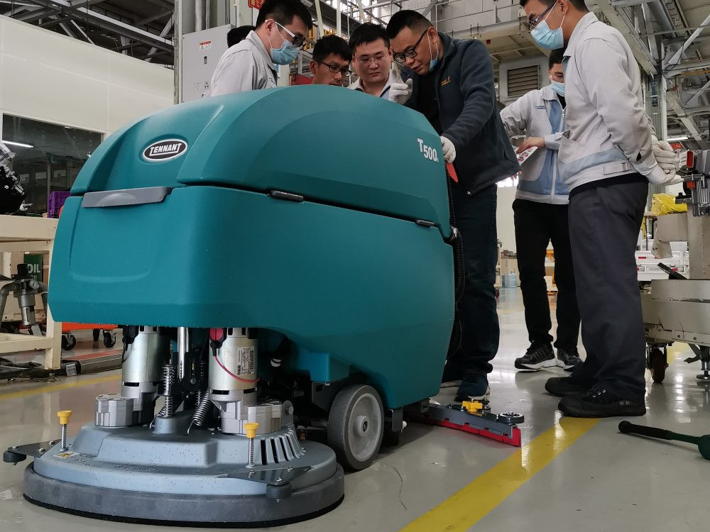 工廠選購(gòu)洗地機(jī)的關(guān)鍵點(diǎn)，都在這里了！