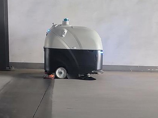 王楚欽孫穎莎晉級(jí)八強(qiáng)，坦力無人駕駛洗掃車清潔秀 “新招”！