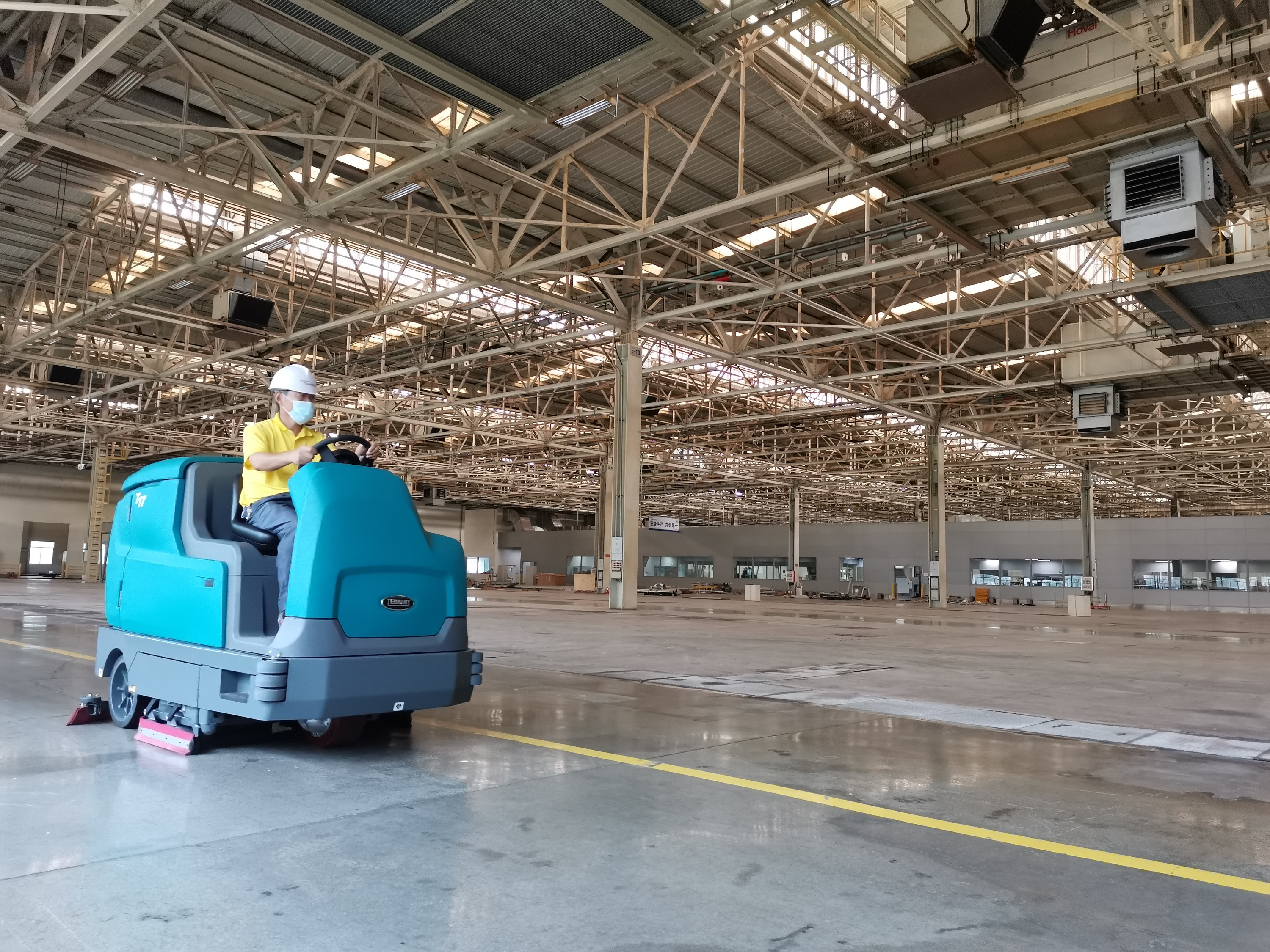 不同工廠適合用什么類(lèi)型的洗地機(jī)？