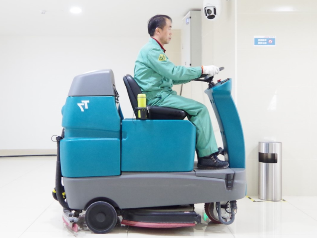 醫(yī)院場所如何選擇工業(yè)洗地機？