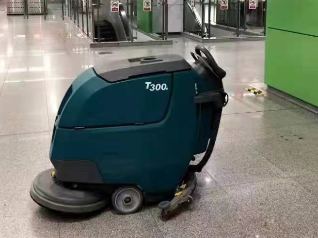 飯店吃飯吃出蟑螂？飲食衛(wèi)生如何才能得到保障？