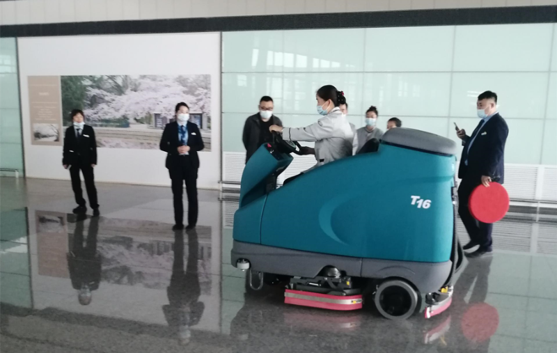 駕駛式洗地機 駕駛式洗地機